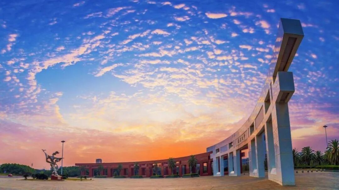 南昌大學(xué)和普瓦提埃大學(xué)國(guó)際企業(yè)管理碩士2026招生簡(jiǎn)章